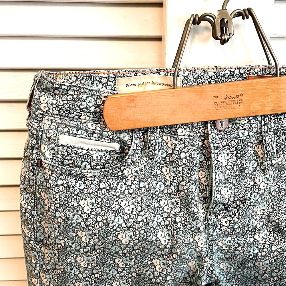 Anthropologie Pilcro and the letterpress floral jeans size 28